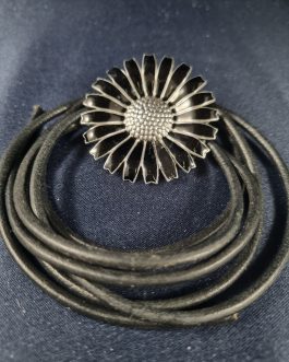 Black daisy hair pendant from Georg Jensen