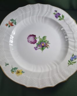 Dinner plate #1621 in Light Saxon Flower