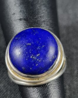 Sølvring med lapis lazuli
