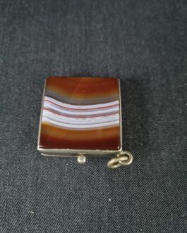 Square metal can with agate top and bottom
